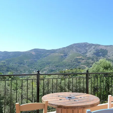 Natura House Κατάλυμα σε φάρμα