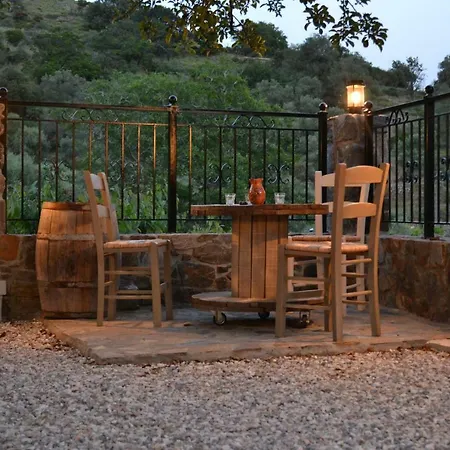 Natura House Κατάλυμα σε φάρμα Limni (Crete)
